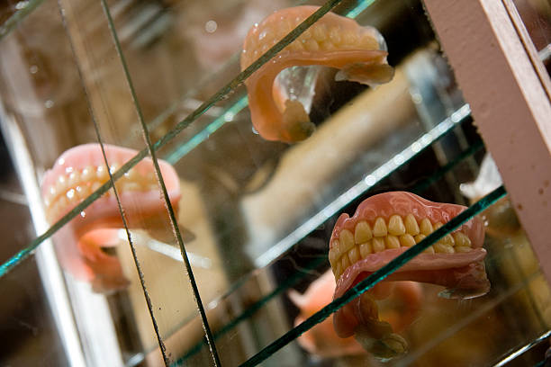 هل طربوش الأسنان يسوس