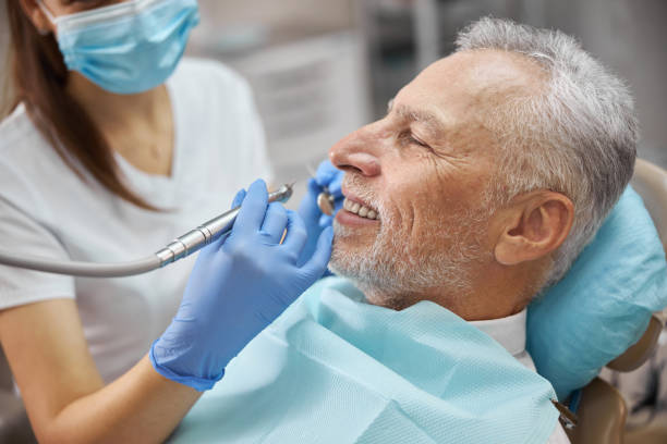 علاج الأسنان عند كبار السن