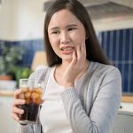 تأثير المشروبات الغازية على أسنانك